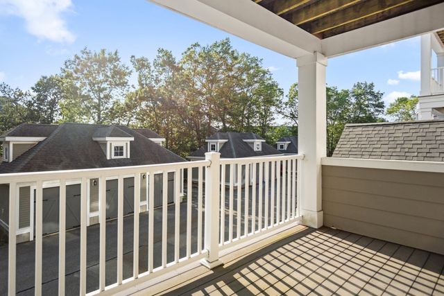 122 Johnson Woods Dr 103, Reading, MA 01867