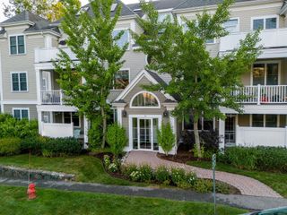122 Johnson Woods Dr 103, Reading, MA 01867