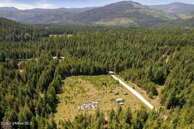 1399 Round Mountain Rd, Naples, ID 83847