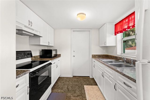 2976 Ribbon CT, Fort Myers, FL 33905