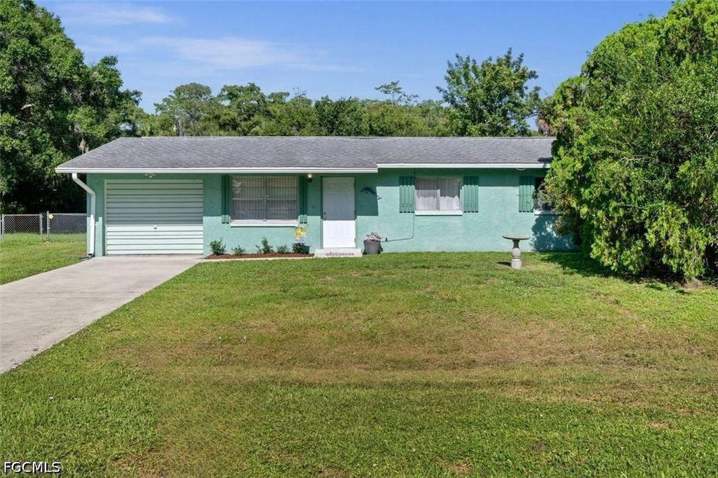 2976 Ribbon CT, Fort Myers, FL 33905