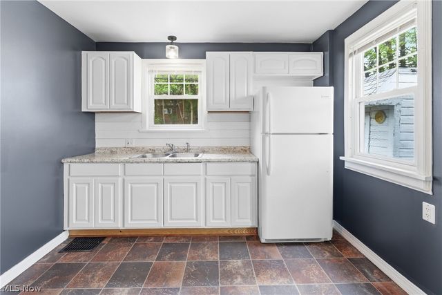 1618 Hobart Avenue NE, Massillon, OH 44646
