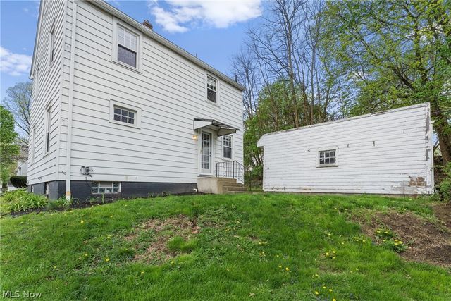 1618 Hobart Avenue NE, Massillon, OH 44646