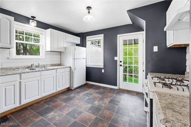 1618 Hobart Avenue NE, Massillon, OH 44646