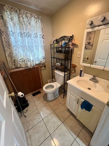 164 Union St 164, Lawrence, MA 01841