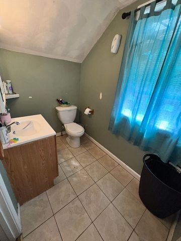 164 Union St 164, Lawrence, MA 01841