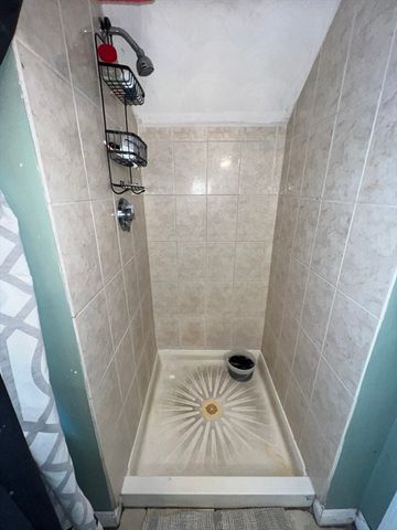 164 Union St 164, Lawrence, MA 01841