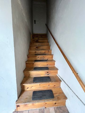 164 Union St 164, Lawrence, MA 01841