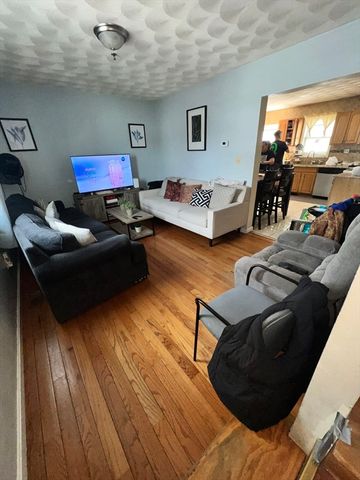 164 Union St 164, Lawrence, MA 01841