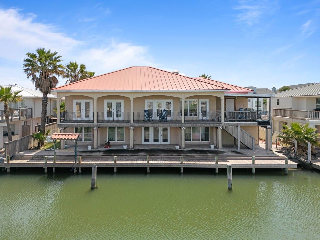 15 Curlew Dr, Rockport, TX 78382