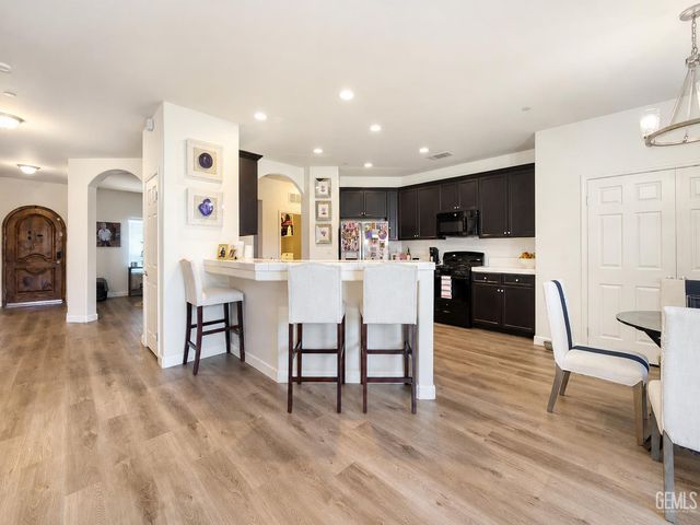 10406 Pepperwood Drive, Bakersfield, CA 93311