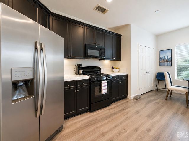 10406 Pepperwood Drive, Bakersfield, CA 93311