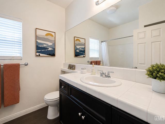10406 Pepperwood Drive, Bakersfield, CA 93311