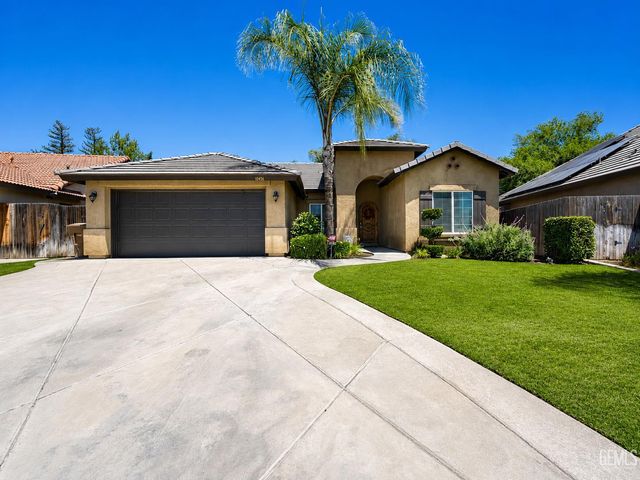 10406 Pepperwood Drive, Bakersfield, CA 93311