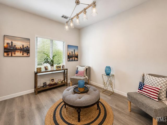 10406 Pepperwood Drive, Bakersfield, CA 93311