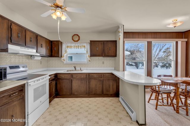 62 Scarborough Place, Toms River, NJ 08757