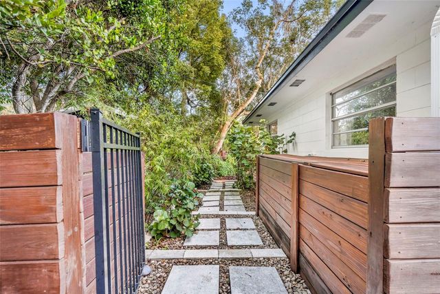 821 WOODS COURT, Maitland, FL 32751