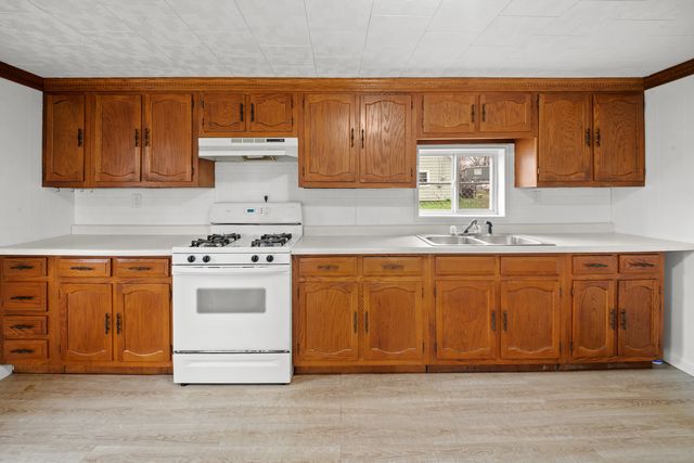 730 5th Street, Buffalo, IA 52728