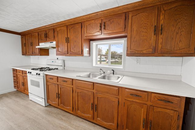 730 5th Street, Buffalo, IA 52728