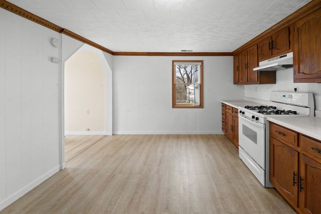 730 5th Street, Buffalo, IA 52728