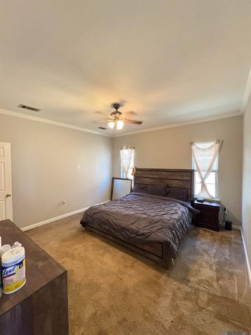 9031 Cross Creek Ave, Baton Rouge, LA 70810