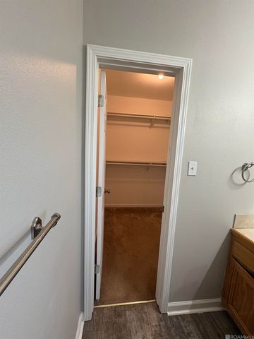 9031 Cross Creek Ave, Baton Rouge, LA 70810