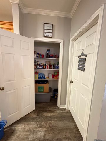 9031 Cross Creek Ave, Baton Rouge, LA 70810