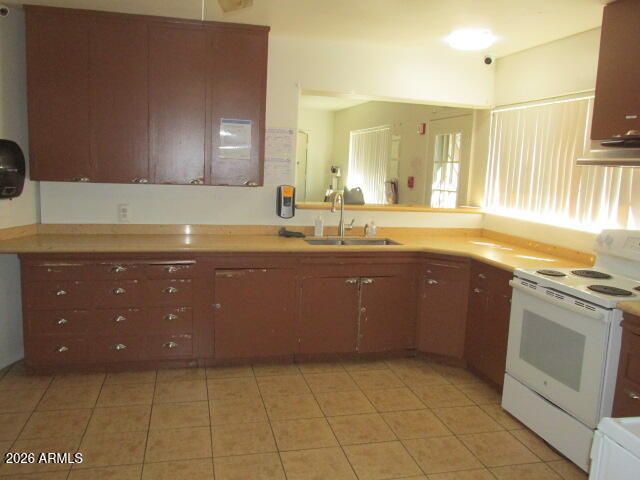 901 E UNIVERSITY Drive, Mesa, AZ 85203