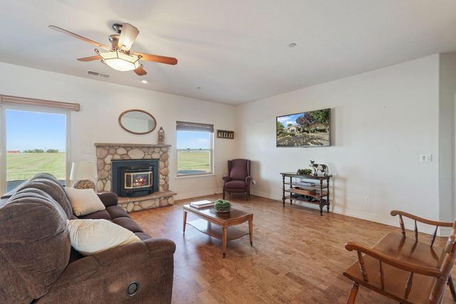 6120 Eschinger Rd, Elk Grove, CA 95757