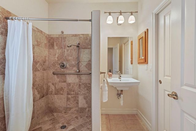 6120 Eschinger Rd, Elk Grove, CA 95757