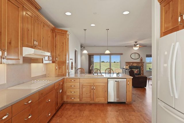 6120 Eschinger Rd, Elk Grove, CA 95757