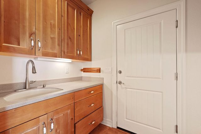 6120 Eschinger Rd, Elk Grove, CA 95757