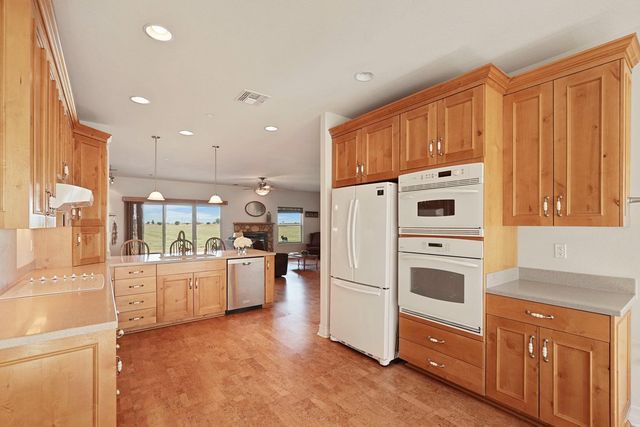 6120 Eschinger Rd, Elk Grove, CA 95757