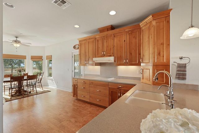 6120 Eschinger Rd, Elk Grove, CA 95757