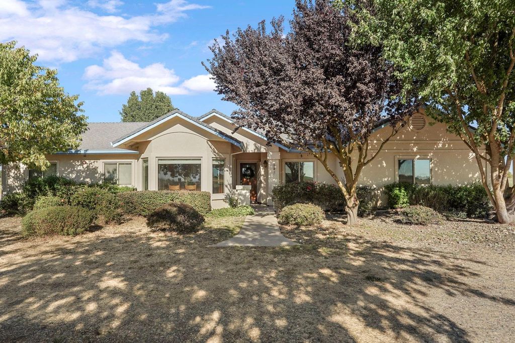 6120 Eschinger Rd, Elk Grove, CA 95757