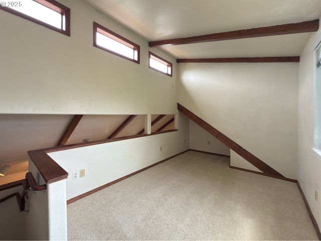 310 15TH Ave, Seaside, OR 97138