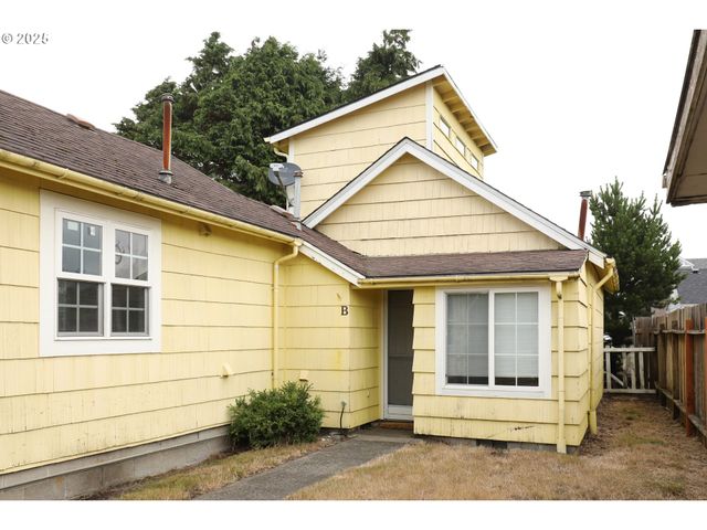 310 15TH Ave, Seaside, OR 97138