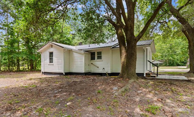 3519 Cates Bay Hwy., Conway, SC 29527
