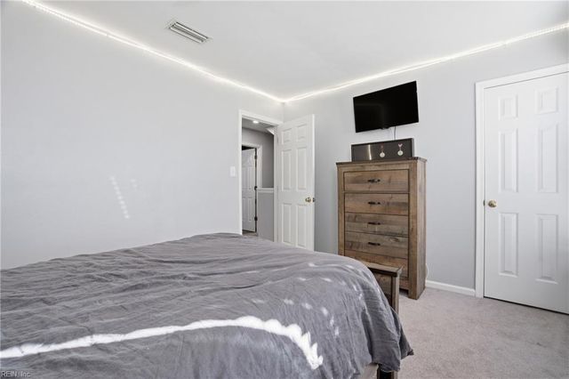 629 Creekwood Dr, Chesapeake, VA 23323