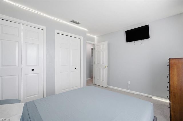 629 Creekwood Dr, Chesapeake, VA 23323