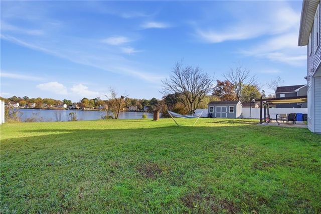 629 Creekwood Dr, Chesapeake, VA 23323