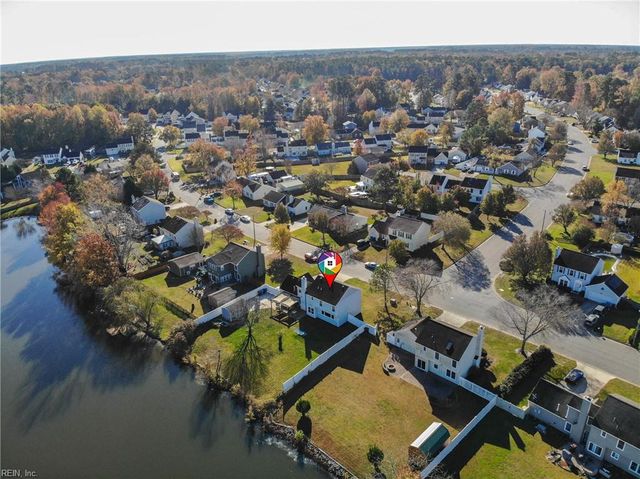 629 Creekwood Dr, Chesapeake, VA 23323