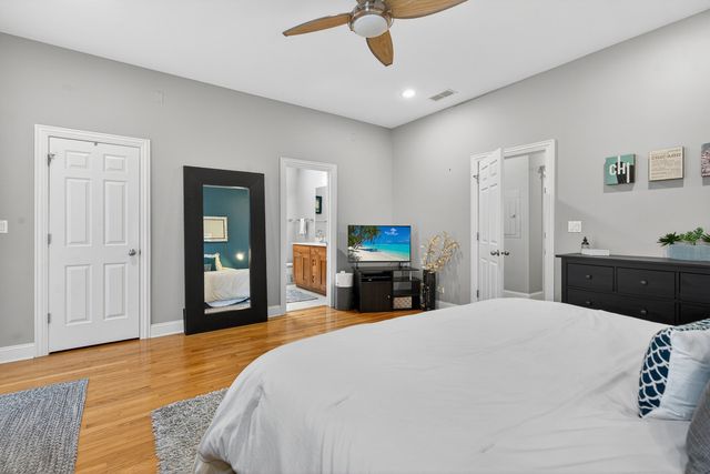 4341 N Mozart Street 1, Chicago, IL 60618