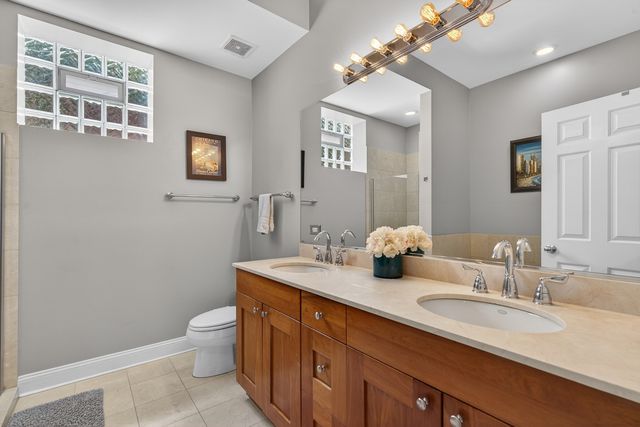 4341 N Mozart Street 1, Chicago, IL 60618