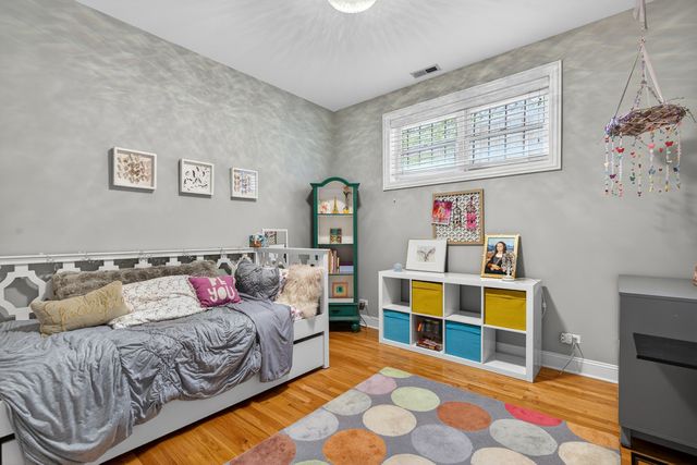 4341 N Mozart Street 1, Chicago, IL 60618