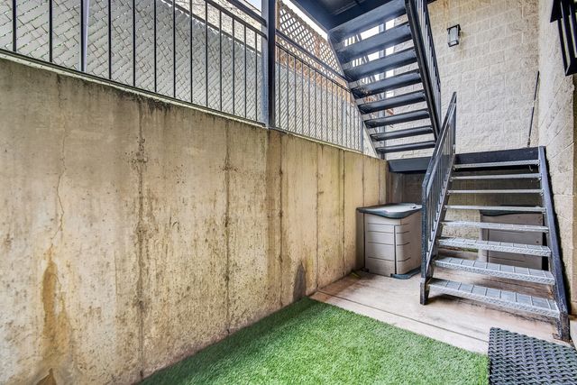 4341 N Mozart Street 1, Chicago, IL 60618