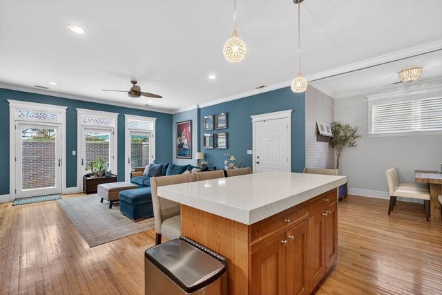 4341 N Mozart Street 1, Chicago, IL 60618
