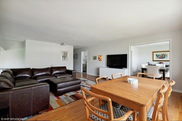 47 W Stone Avenue, Lake Forest, IL 60045