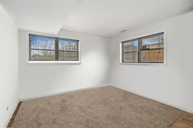 47 W Stone Avenue, Lake Forest, IL 60045