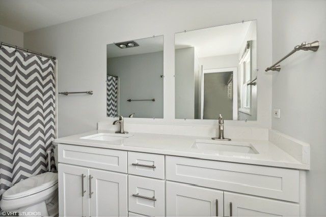 47 W Stone Avenue, Lake Forest, IL 60045